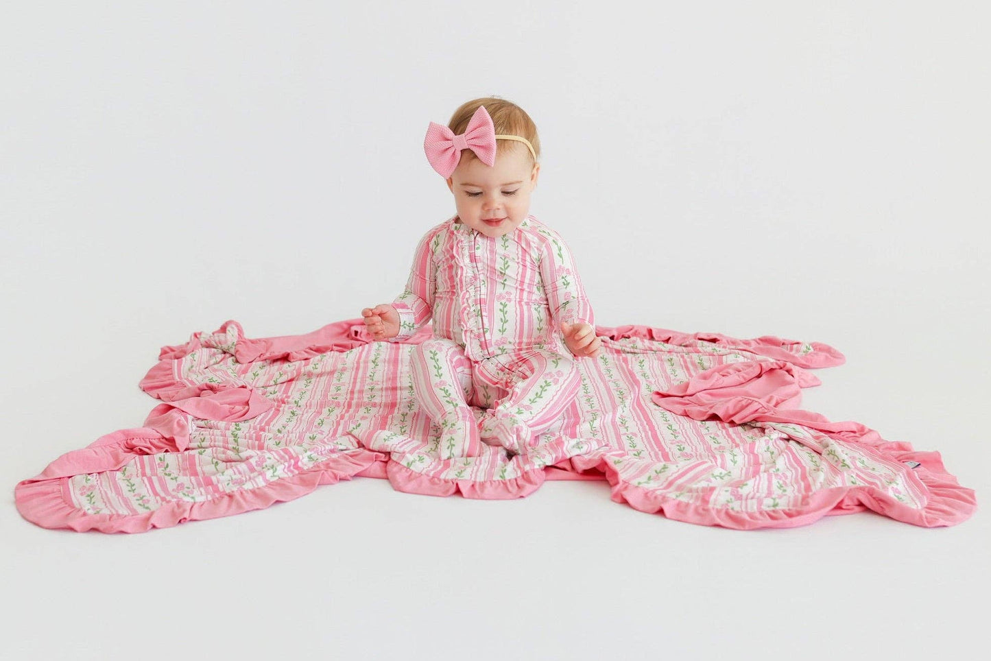 FOREVER FLORAL DREAM RUFFLE BLANKET
